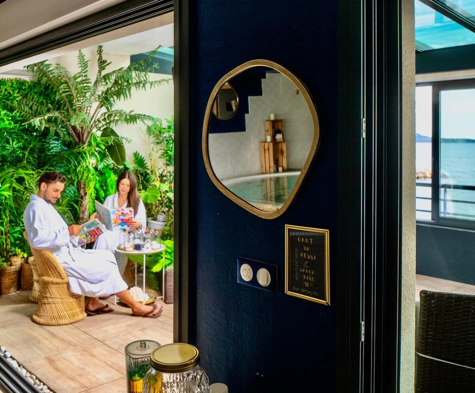Blue Summer Vibes Appartment For 4P, Ac, Parking, Beachfront, Spa Access -5 La Ciotat Ngoại thất bức ảnh